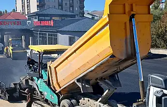 Tuzla çekildi Eleşkirt devam etti, asfalt serimiyle son aşamaya gelindi