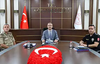 Vali Bozkurt 81 ilin katıldığı 'Terörsüz Türkiye' toplantısına katıldı