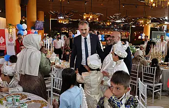Vali Bozkurt çocukların sünnet şöleni heyecanına ortak oldu