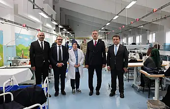 Vali Bozkurt Eleşkirt'te tekstil üretimini inceledi