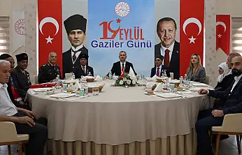 Vali Bozkurt gaziler ve aileleriyle bir araya geldi