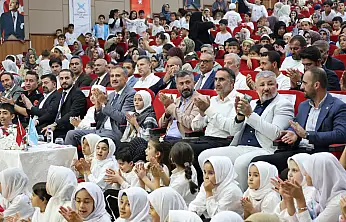Vali Bozkurt gençlerin kapanış heyecanına ortak oldu