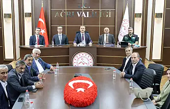 Vali Önder Bozkurt 5 ilçenin muhtarlarıyla bir araya geldi