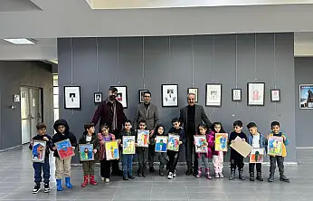 'Yolun Başında: Çoban' sergisi minik sanatseverlerin ziyaretiyle renkli anlara sahne oldu