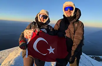 Zafer Bayramı'nı Türkiye'nin çatısında kutladılar