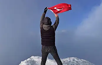 Zirvede Al Bayrağımızı dalgalandırdılar