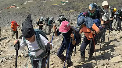 11 Ermeni çocuk Ağrı'da zirve yolunda