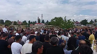 Ağrı, Belediye Eşbaşkanı Memet Akkuş'u gözyaşlarıyla uğurladı