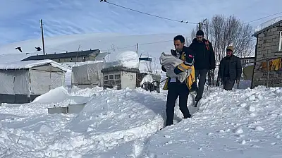 Ağrı'da 112 ekibi başlayan doğumu evde gerçekleştirdi