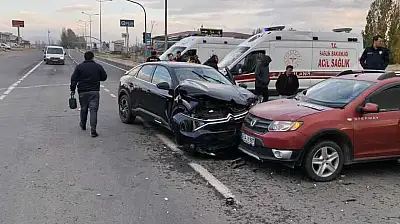 Ağrı'da kırmızı ışık ihmali can yakıyordu: Başhekim ve eşi kazadan hafif yaralı kurtuldu