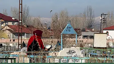 Ağrı'da mezarlık geleneği sessizleşti, merhamet eksilmedi