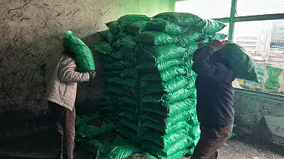 Ağrı'da soğukla birlikte kömür ve odun satışlarında hareketlilik devam ediyor