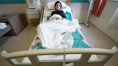 Ağrı'da sıcak su torbası genç kızı hastanelik etti