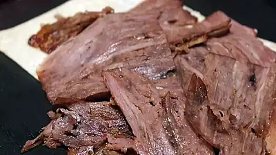 Ağrı'da Şubesi Var! O Zincir Markette Kampanyalı Satılan Dönerden At ve Eşek Eti Çıktı