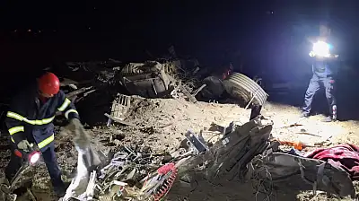 Ağrı'da tır şarampole uçtu! Yabancı uyruklu sürücü hayatını kaybetti