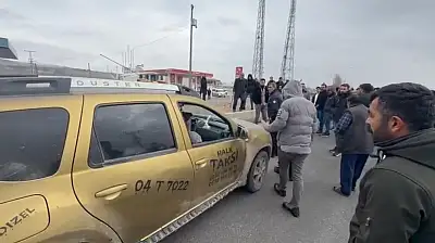 Ağrı'da uluslararası karayolunu kapatarak eylem yaptılar