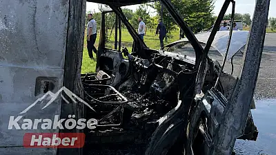 Ağrı'da üniversitede alev alan araç küle döndü