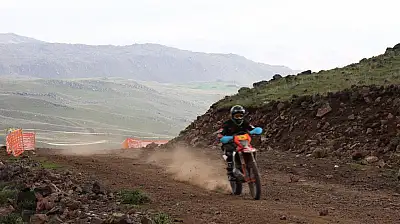Ağrı Dağı'nda nefes kesen final