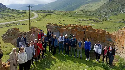 Ağrı Dağı'ndaki Rus Kışlası doğaseverlerin ilgisini çekiyor