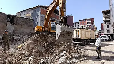 Ağrı'nın en eski düğün salonunun yıkımında sona gelindi