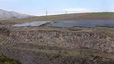 Ağrı'nın Hamur ilçesi kendi elektriğini üretmeye başladı! 1 megavatlık GES devrede