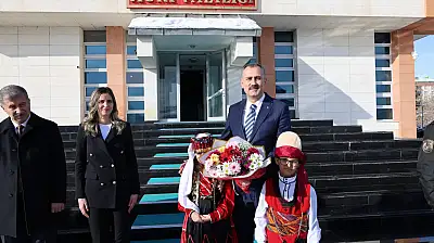 Ağrı Valisi Önder Bozkurt'tan çiçek yerine bağış çağrısı