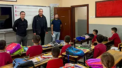Atatürkçü Düşünce Derneği'nden Doğubayazıt'ta öğrencilere destek