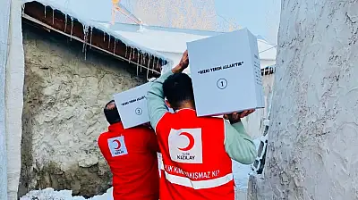 Bağışçıların emaneti Kızılay Taşlıçay ile ailelere ulaştırılıyor