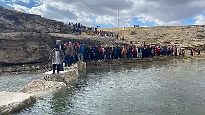 Diyadin'de geleneksel kanyon yürüyüşü büyük ilgi gördü