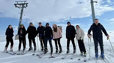 Doğa Koleji lise öğrencileri Küpkıran'da karın tadını çıkardı