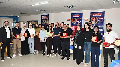 Doğubayazıt'ın başarılı gençleri ödüllerini aldı