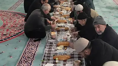 Hüsrevpaşa Camii'nde Üç Aylar Sabah Namazı Buluşması