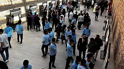 İshak Paşa Sarayı'nda dualı gömlekler sergisi yoğun ilgi gördü