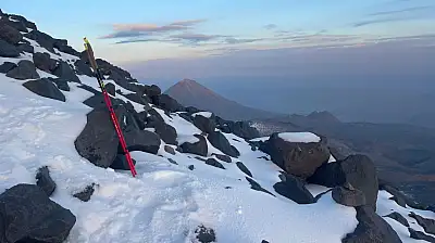 Kar yağışına rağmen zirve inadı! Ağrı Dağı'nda kar kalınlığı 40 santimi geçti