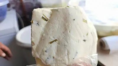 Kış gelmeden bitiyor: Ağrı'da otlu peynir telaşı