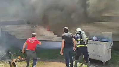 Mahalleyi ayağa kaldıran yangın! Alevler evlere dayandı