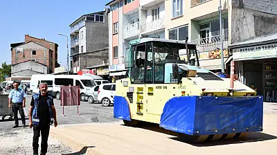 Patnos Belediyesi Malazgirt Caddesi'ni yenileme çalışmalarına devam ediyor
