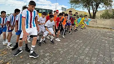 Patnos'ta Cumhuriyet için koştular, madalyaları kaptılar