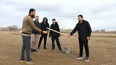 Patnos'ta gençler telefondan uzaklaşıp geleneğe koşuyor