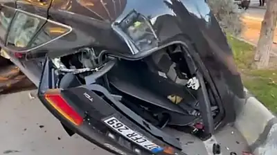 Patnos'ta hız kazaya neden oldu, araç takla attı: Yaralılar var