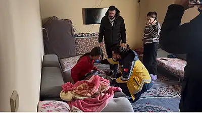 Patnos'ta kar ve tipi engel tanımadı, 15 yaşındaki genç hastaneye ulaştırıldı