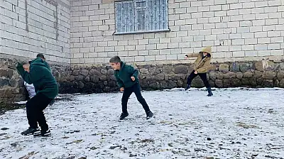 Patnos'ta kış yüzünü gösterdi