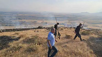 Patnos'ta rüzgarla büyüyen yangın felakete dönüşmeden söndürüldü