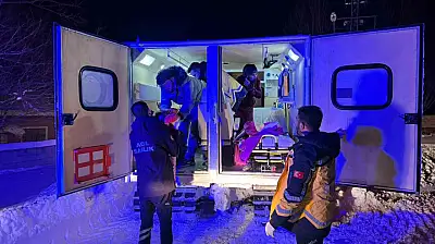 Patnos'ta zamanla yarış: Paletli ambulans 40 günlük bebek için yola çıktı