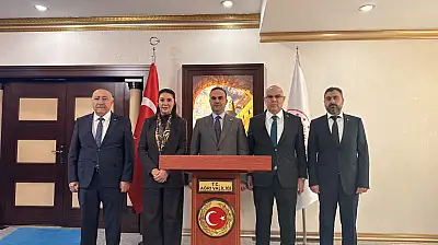 Sanayi Bakanı Kacır, Ağrı Valiliğini Ziyaret Etti