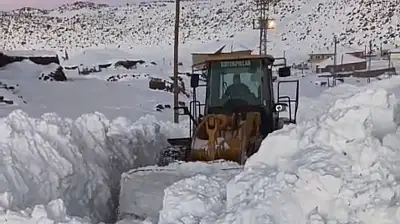 Süphan Dağı çevresinde kapanan yollar için yoğun çalışma
