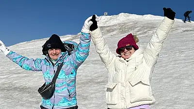 Üç ülke, tek zirve: Kadın dağcılar Ağrı Dağı'nda bir araya geldi