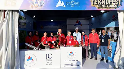 YÖK Başkanı Özvar AİÇÜ'nün TEKNOFEST standını ziyaret etti