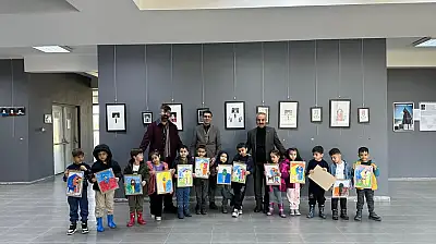 'Yolun Başında: Çoban' sergisi minik sanatseverlerin ziyaretiyle renkli anlara sahne oldu