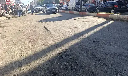 Ağrı'da kazılan yollar tepki çekti! Kağızman ve Yeni Van caddelerinde asfalt bekleniyor